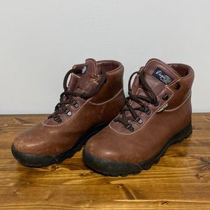 Vasque Boots. Sundowners Gore-Tex. Size 10.